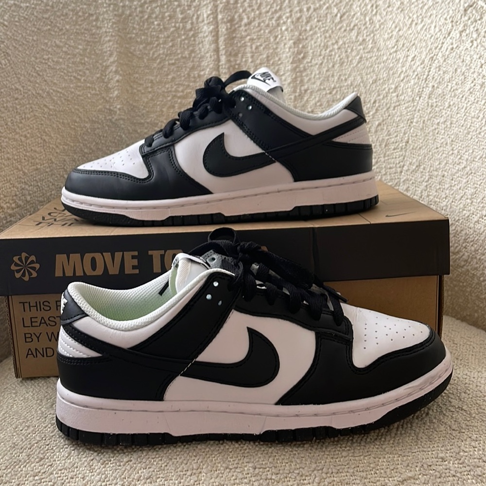 Panda dunks